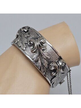 Vintage Silver Tone Embossed Floral Bracelet Bangle Hinge Clumper w Safety Chain